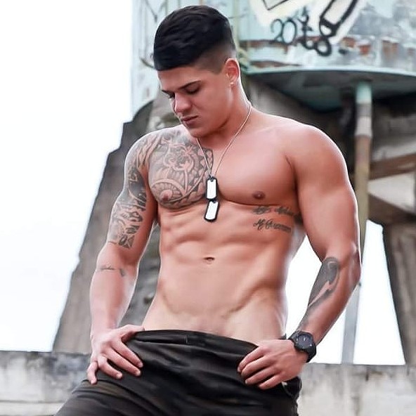 Bryan Franco acompanhante masculino  em Curitiba PR