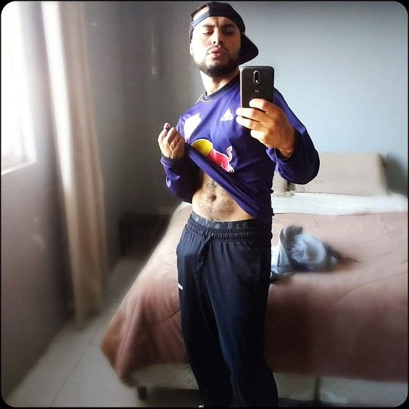 Leicam Luz acompanhante masculino em Curitiba PR