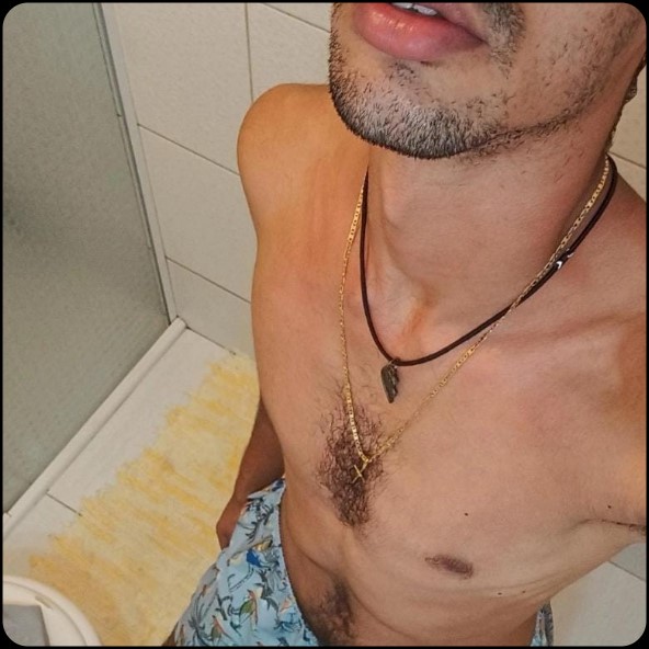 Moreno Dotado 23cm acompanhante masculino em Curitiba PR