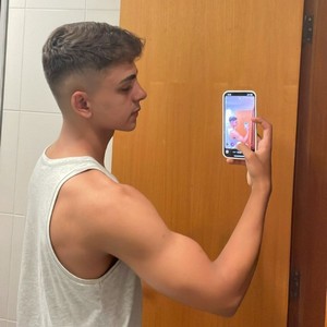 Theo Alves acompanhante masculino Balneário Camboriú SC_02