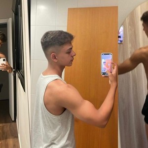 Theo Alves acompanhante masculino Balneário Camboriú SC_03